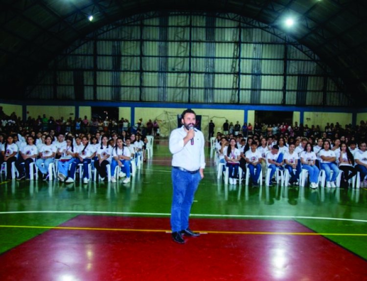 Charqueada dá espetáculo de cidadania na formatura do Programa Educacional de Resistência às Drogas e à Violência (PREOERD)