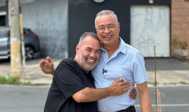 Prefeito Zezé Gomes e seu Vice Cafu César, anunciam chegada dos uniformes e materiais escolares 2025