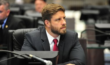 Requião Filho: O Guardião da Transparência na Política Paranaense