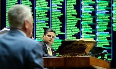 Congresso Nacional Derruba Veto e Abre Caminho para Redução de Penas dos Condenados pelo 8 de Janeiro
