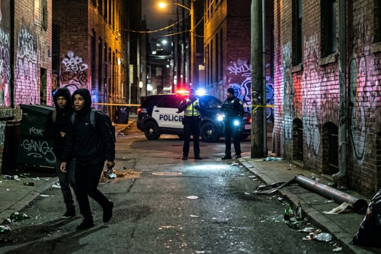 O 'Modelo Bukele' de Segurança: Inspiração ou Polêmica na América Latina? Lições para o Brasil no Combate à Violência